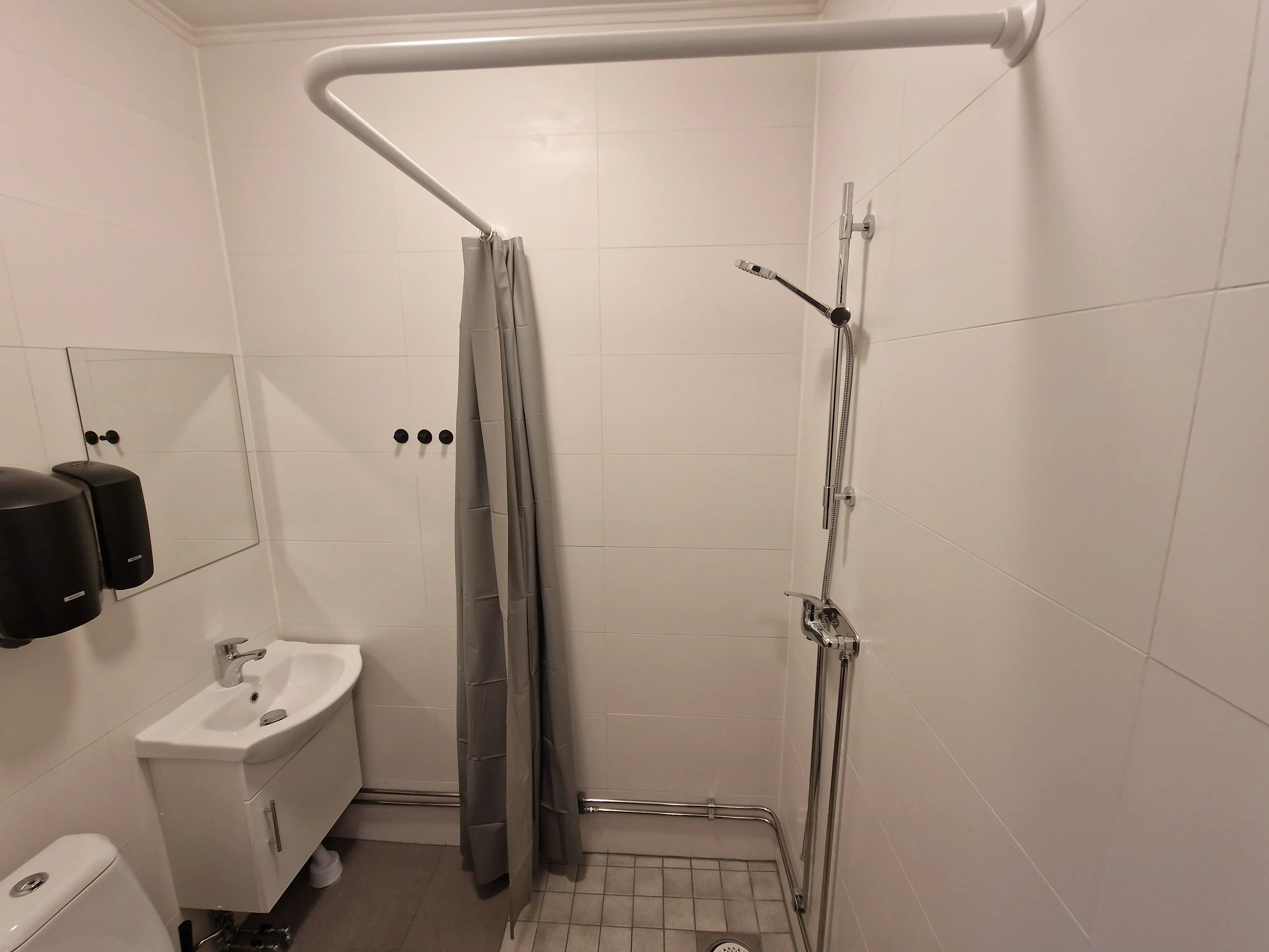 Dusch i delat badrum